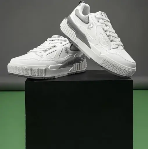 Men's Solid Round Toe Memory Foam Sneakers